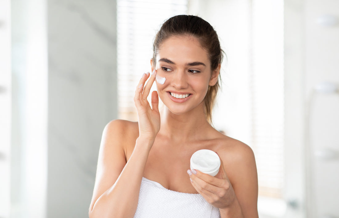 Face Oil vs Moisturizer: Which is Right for your Skin?